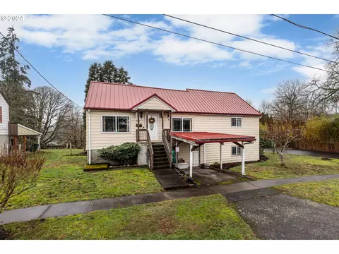 275 S 5th St, Saint Helens, OR 97051