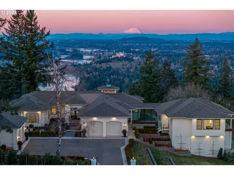 1415 Skyland Dr, Lake Oswego, OR 97034