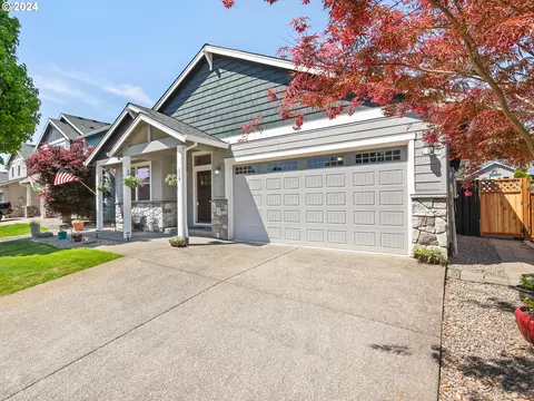 119 NE Megan Dr, Estacada, OR 97023