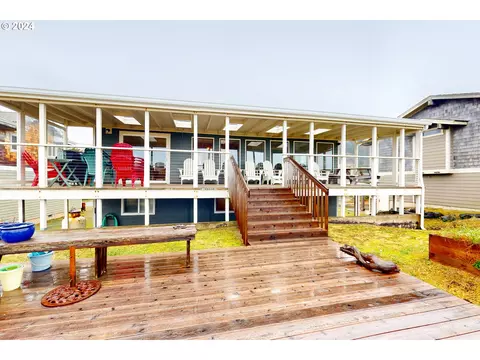 25730 Beach Dr, Rockaway Beach, OR 97136