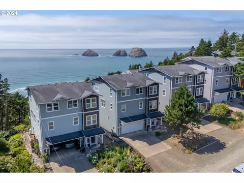 5374 Woodlawn St, Oceanside, OR 97134