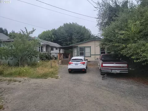 63758 Mullen Rd, Coos Bay, OR 97420