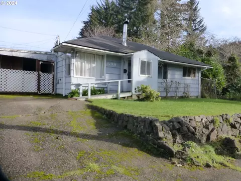 699 S 22nd St, Reedsport, OR 97467