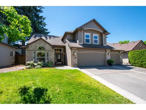 17705 NE 27th St, Vancouver, WA 98684
