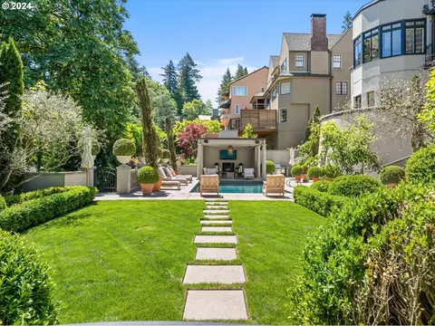 2681 SW Buena Vista Dr, Portland, OR 97201