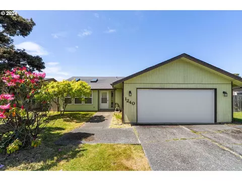 1240 Sanford St, Coos Bay, OR 97420