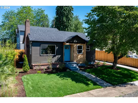 6415 SE Tibbetts St #A, Portland, OR 97206