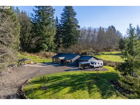 4095 Westwood Dr, Tillamook, OR 97141