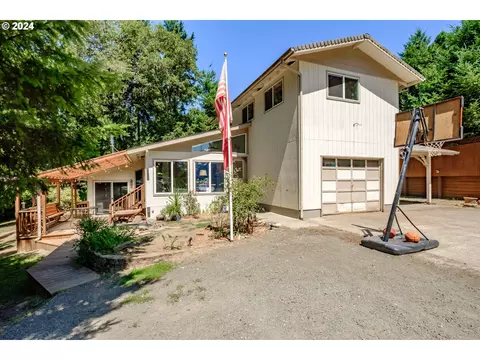86206 Territorial Hwy, Veneta, OR 97487