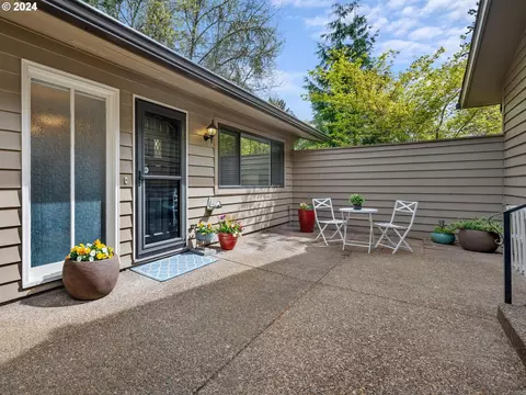 14345 SW 27th Ct, Beaverton, OR 97008
