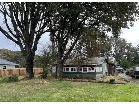 810 Kees St, Lebanon, OR 97355