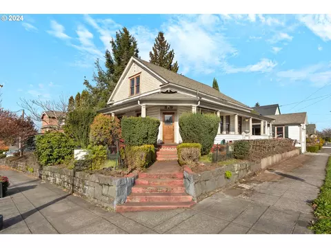 819 7th St, Oregon City, OR 97045