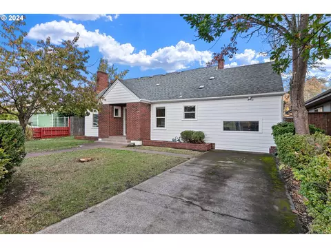 2557 Hilyard St, Eugene, OR 97405