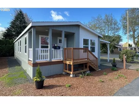 4800 Barger Dr #77, Eugene, OR 97402