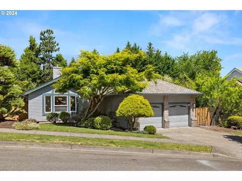 15575 SW Breccia Dr, Beaverton, OR 97007