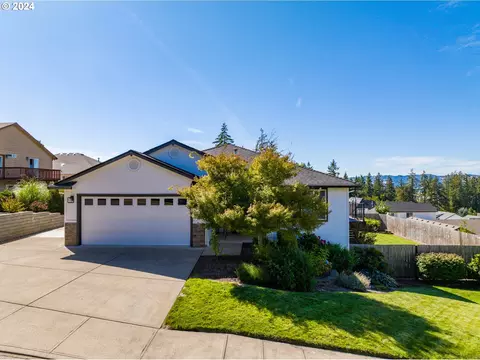 7044 Oakwood Dr, Turner, OR 97392