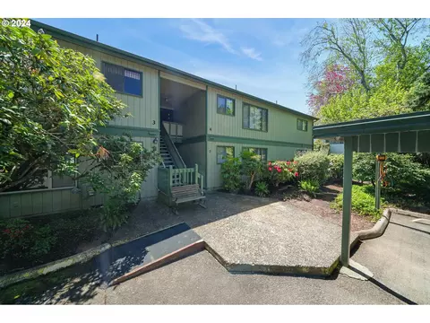 600 Cherry Dr #2, Eugene, OR 97401