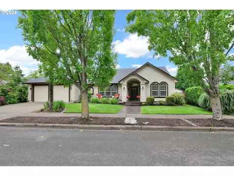 2934 Grand Cayman Dr, Eugene, OR 97408