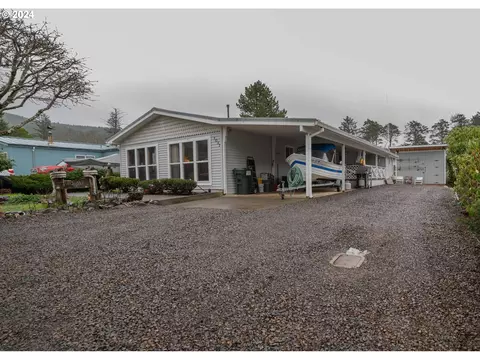 1037 NE Charlotte St, Rockaway Beach, OR 97136