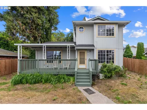 842 NE Stafford St, Portland, OR 97211