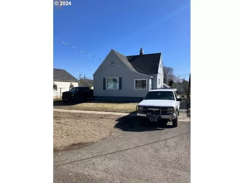 2809 N 1st St, La Grande, OR 97850