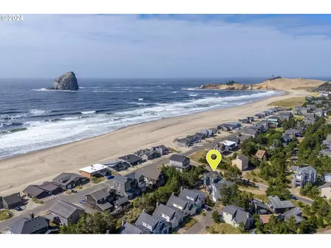 5603 Kiwanda Dr, Pacific City, OR 97135