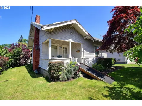 634 E Dartmouth St, Gladstone, OR 97027