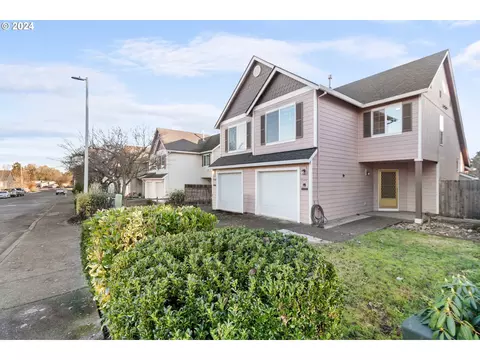 35445 Oakwood Dr, Saint Helens, OR 97051