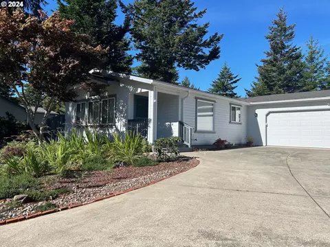 853 Munsel Creek Loop, Florence, OR 97439