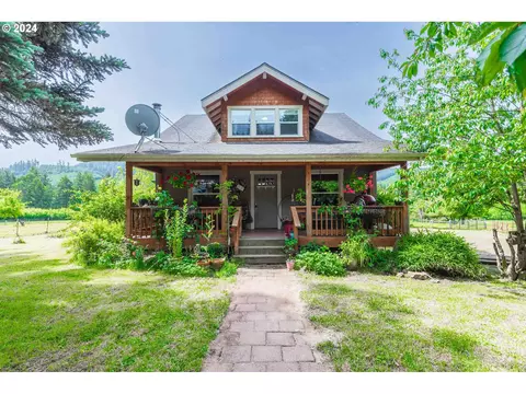 17867 Highway 42, Myrtle Point, OR 97458