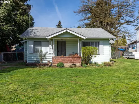 2300 E 26th St, Vancouver, WA 98661