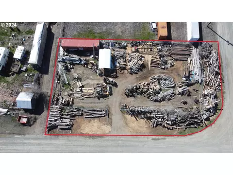 3177 D St, Baker City, OR 97814