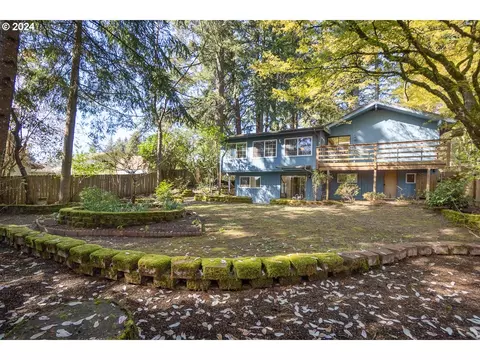13675 Johnson Ter, Lake Oswego, OR 97034