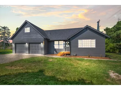 1109 NW Warrenton Dr, Warrenton, OR 97146
