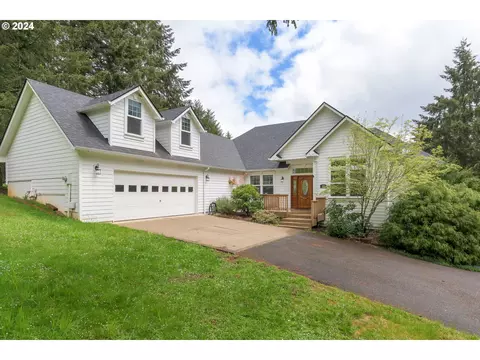 140 Tioga Ct, Cottage Grove, OR 97424