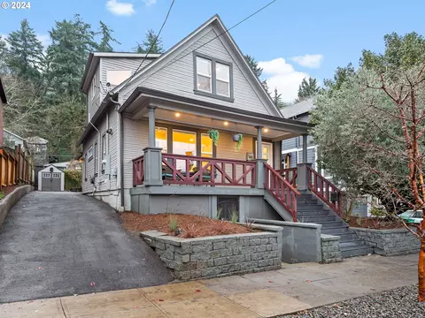 5941 S Corbett Ave, Portland, OR 97239