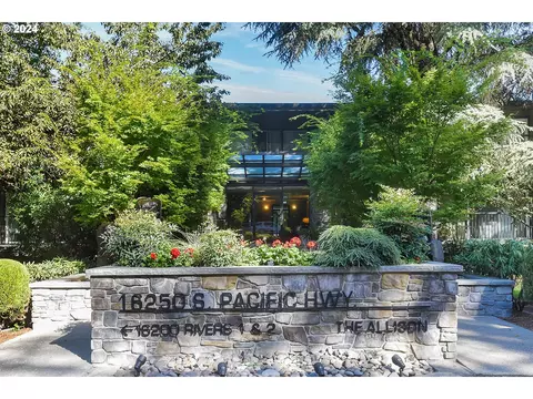 16250 Pacific Hwy #58, Lake Oswego, OR 97034
