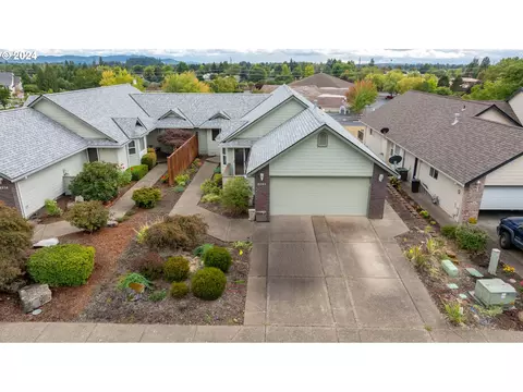 2040 NW Willamette Dr, Mcminnville, OR 97128