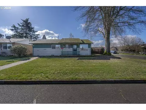 1680 Rainier Rd #1, Woodburn, OR 97071