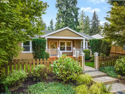 580 8th St, Lake Oswego, OR 97034