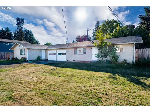 30863088 Memory Ln, Eugene, OR 97404