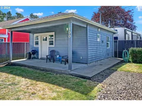 100 Azalea St, Gleneden Beach, OR 97388