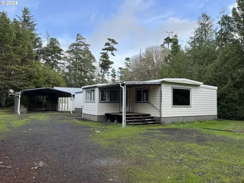 4823 Rhododendron Loop, Florence, OR 97439