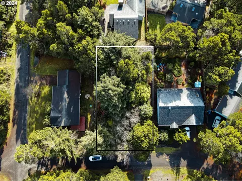 181 NE 122nd St, Newport, OR 97365