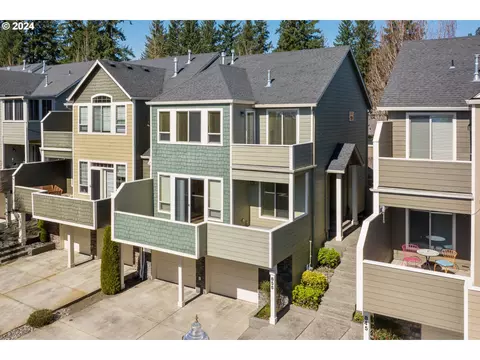 855 W U St, Washougal, WA 98671