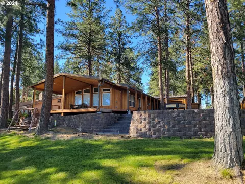 111 N Sentosa Lake Rd, Wamic, OR 97063