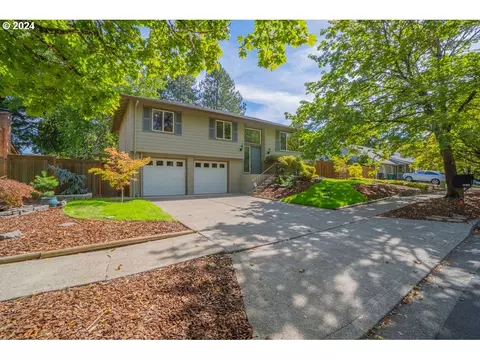 9630 SW Saddle Dr, Beaverton, OR 97008