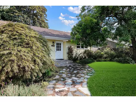2173 Sally Way, Eugene, OR 97401