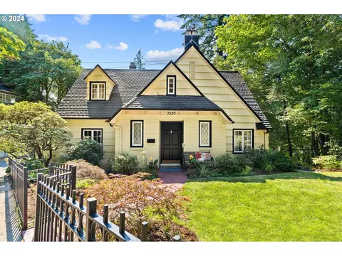 3520 SW Mount Adams Dr, Portland, OR 97239