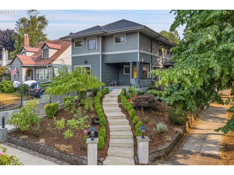 3904 NE Hazelfern Pl, Portland, OR 97232
